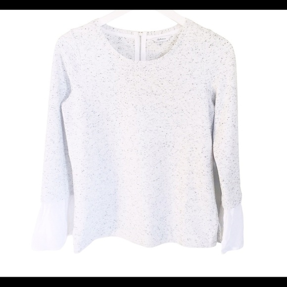 REITMANS Flutter Woven Top With Peekaboo Bell Sleeve Blouse Detail Grey Space XS - Picture 5 of 11